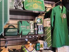 -九又四分之三站台哈利波特商店