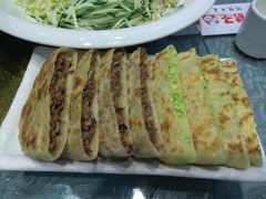 馅饼-老码头黑皮肘子锅包肉熏酱水饺(文政街店)