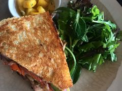 -ROAST coffee & eatery