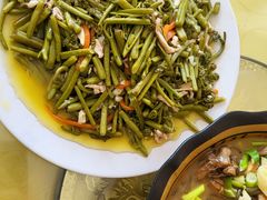 -华龙特色大骨鸡农家菜馆