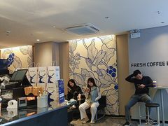 -瑞幸咖啡(田贝地铁站D出入口店)