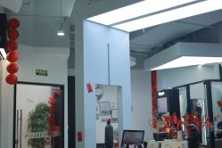 -U·NI SALON 造型