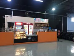 -嘿哟动霸CHUA·新潮玩运动娱乐中心·蹦床滑冰团建乐园