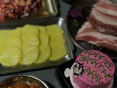 -围炉肉舍•炭烤活鳗•丹东海鲜烤肉(步行街店)