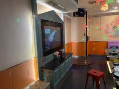 -唯爱KTV聚会餐厅(仙林东城汇店)