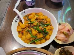 -富正毅三下锅·湘西韵味(天门山索道店)