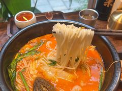 -银米·云南传统过桥米线(双廊黑金冠店)