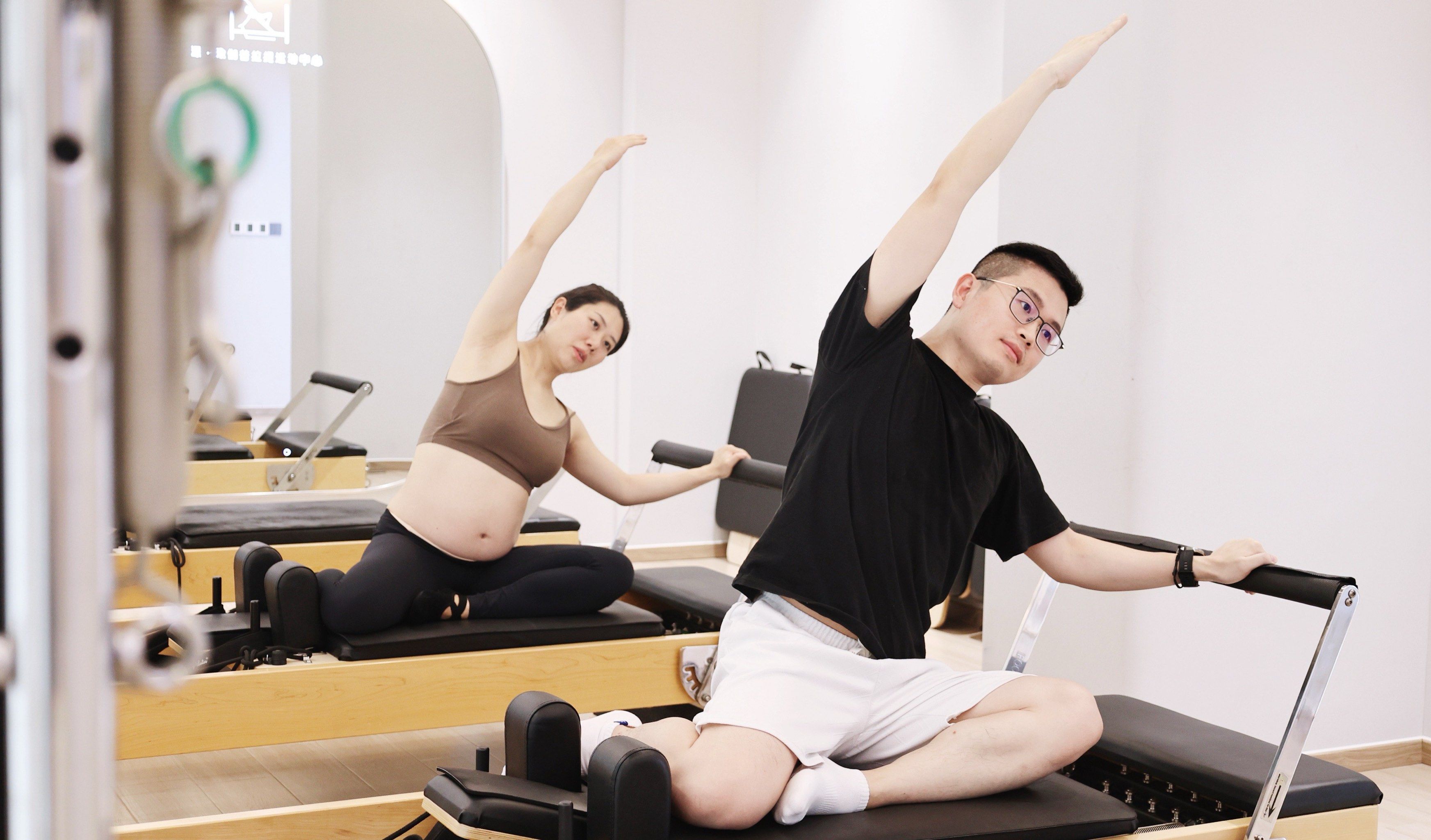 孕产普拉提有以下好处:
1. 增强身