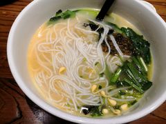秀才米线-茶花妹子云南餐厅(传媒大学店)