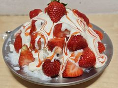 草莓白雪流奶冰-乐果甜心·潮汕冰室