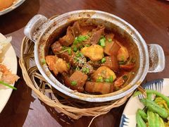 -Cuc Gach Quan Restaurant