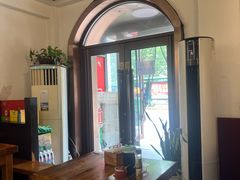 -丽虹云南过桥米线(兴工街店)