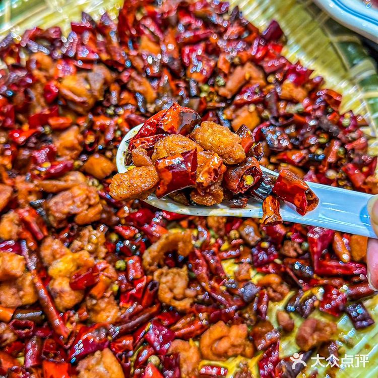 解放碑藏着一家性价比天花板——月半!不管你是本地干饭人