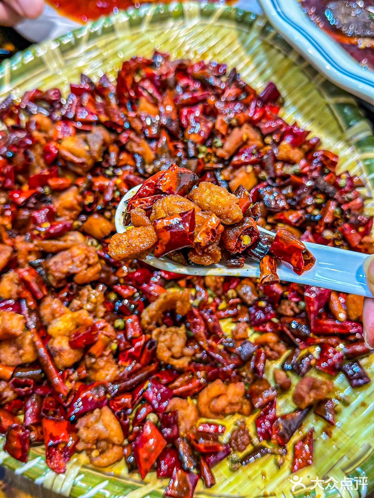 解放碑藏着一家性价比天花板——月半！不管你是本地干饭人