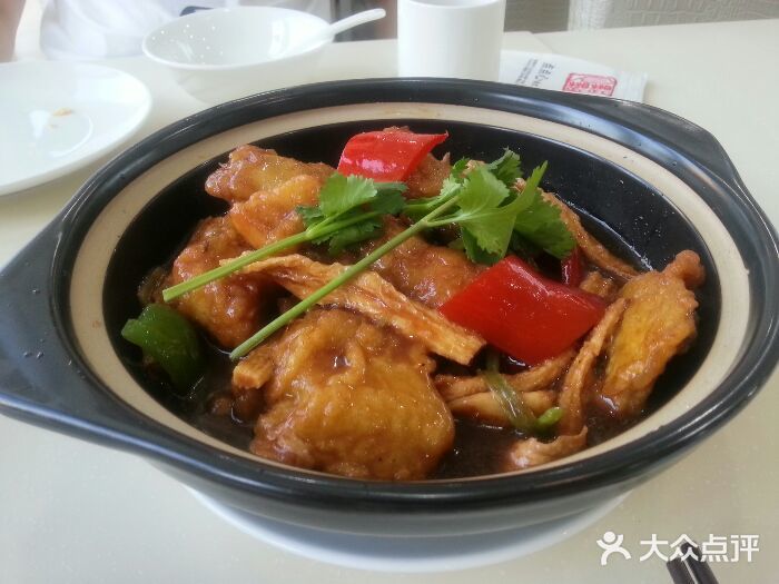 点点心港式茶餐厅(海宁路店)支竹鱼腩煲图片