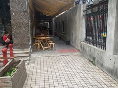 门面-沪西老弄堂面馆(定西路店)