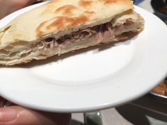 一口香肉夹馍-汉唐宴长安食府