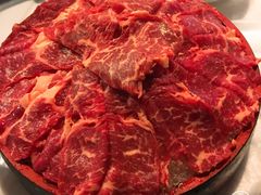安格斯牛肉-鲜入围煮花胶鸡海鲜火锅