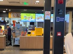 -麦当劳(上海虹桥站30B检票口楼上)