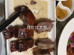 招牌深井烧鹅-新大咀港式茶餐厅(宝山万达店)