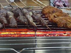 -哈尔滨小酒馆·鲜肉现穿自助烧烤(康新花园店)