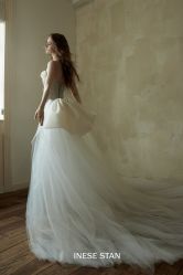 点击看大图 -Renee芮亦婚纱