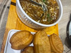 小油条配酸辣汤-味莊·青岛菜(云霄路店)