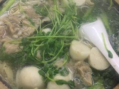 -丽虹云南过桥米线(兴工街店)