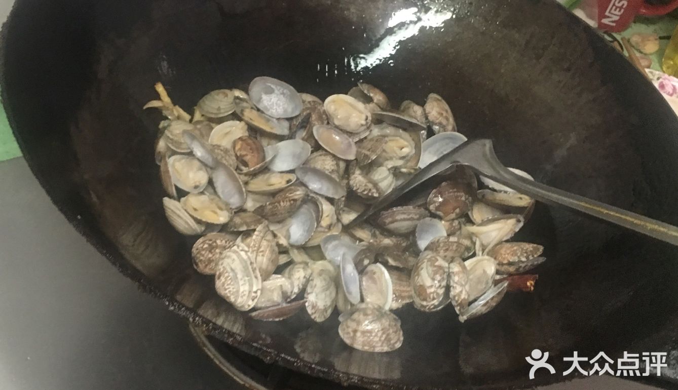 夏日必备的家常辣炒蚬子