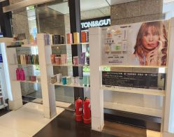 -TONI&GUY