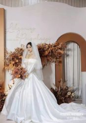 -予白婚纱礼服馆