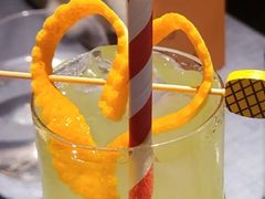 鲜榨果汁-弦月窗LUNETTE BY AMANDA(复兴路店)