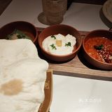 口味很一般的一家店 服务员也比较太难叫到~