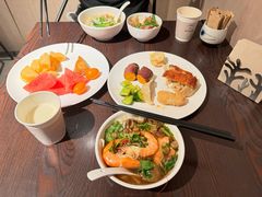 -深圳龙华大浪商业中心亚朵X酒店