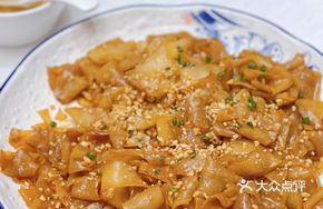 Stir-fried Garlic Steamed Chencun Noodles
