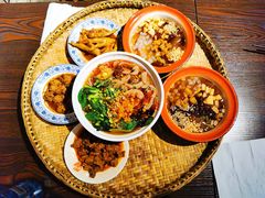 -爆炸头阿姨小四川正宗川味小吃(无任何分店)