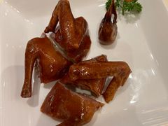 脆皮乳鸽-利苑酒家(合景国际金融广场店)