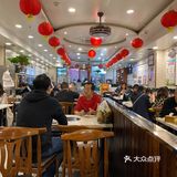 门口排队很多人，但是没有等很久