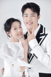 -现代经典婚纱摄影