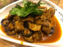 香菇烧牛腩-临界音乐酒馆·小龙虾·江湖菜(华熙LIVE·鱼洞店)