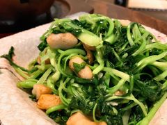 蒜茸鸡毛菜-T館·花园艺术餐厅