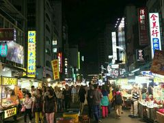 -六合夜市