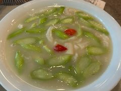 鸡汤竹荪烩丝瓜-新川办餐厅