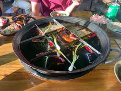 红锅微辣-正南齊北重庆老火锅(光华村直营店)