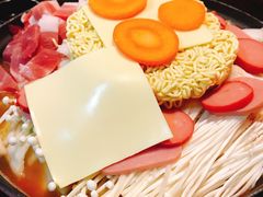 泡菜五花肉锅-炙韩料理·部队锅专门店