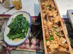 -刘姐啤酒鱼民族演艺餐厅(西街总店)