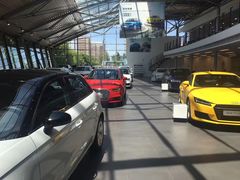 店内环境-沈阳业乔龙业奥迪4S店(沈河店)