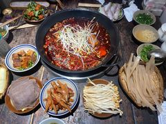 -四小区火锅·巷子里的重庆火锅(花照壁店)