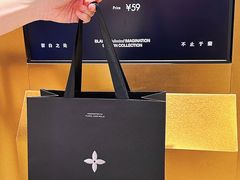 -白蘭BLANK(杭州湖滨银泰in77C区店)