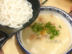 -老国贸云南传统过桥米线(滇池店)